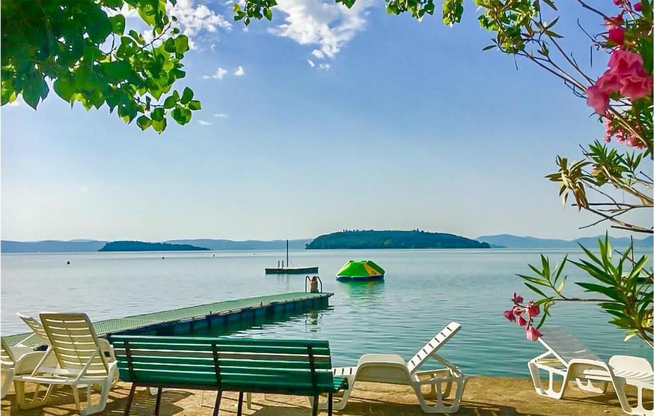 Lovely Stacaravan In Tuoro Sul Trasimeno Villa Kültér fotó