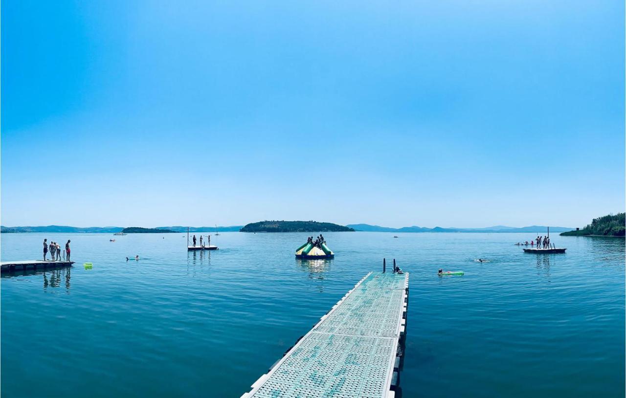 Lovely Stacaravan In Tuoro Sul Trasimeno Villa Kültér fotó